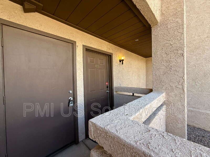 Bullhead City Condo: 1611 Highway 95