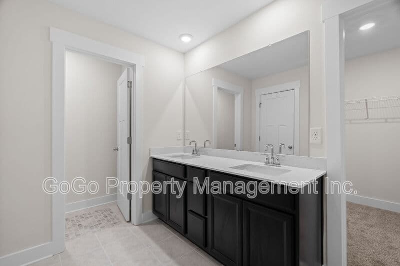Simpsonville House: 216 Pewter Circle