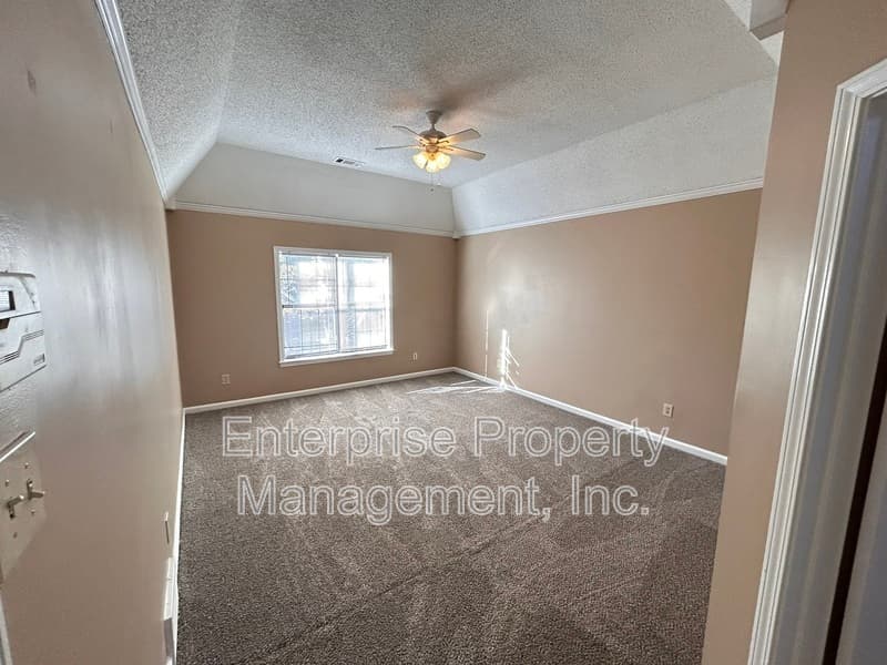 Cordova House: 7828 Bland Lane