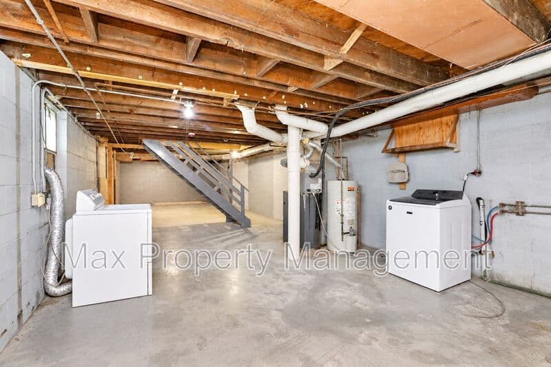 Des Moines House: 6306 Sherrick Ave