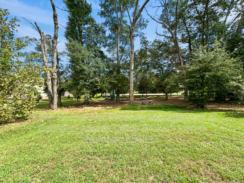 Mcdonough House: 211 Daisy Cir