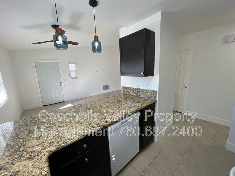 Cathedral City House: 32610 Pueblo Trl