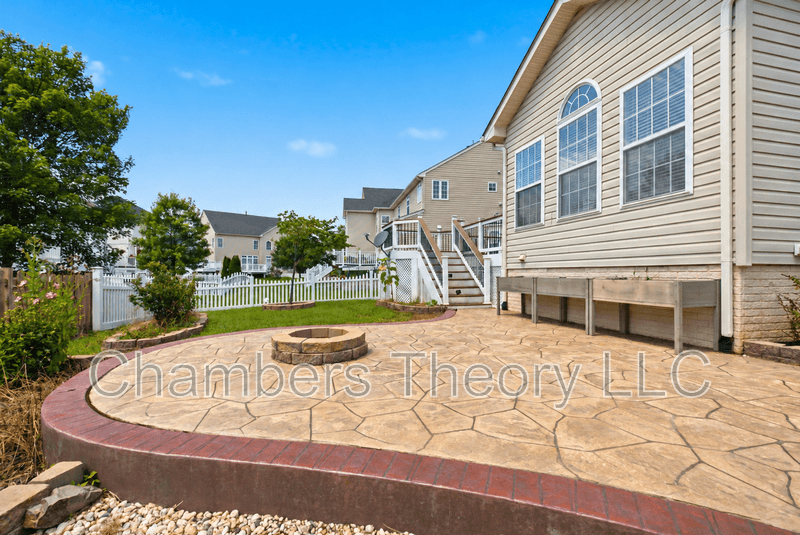 Chantilly House: 42211 Marcy Way