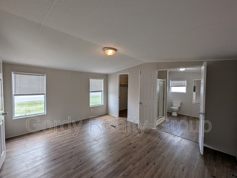 Grand Ridge House: 2146 Shadow Bay Drive