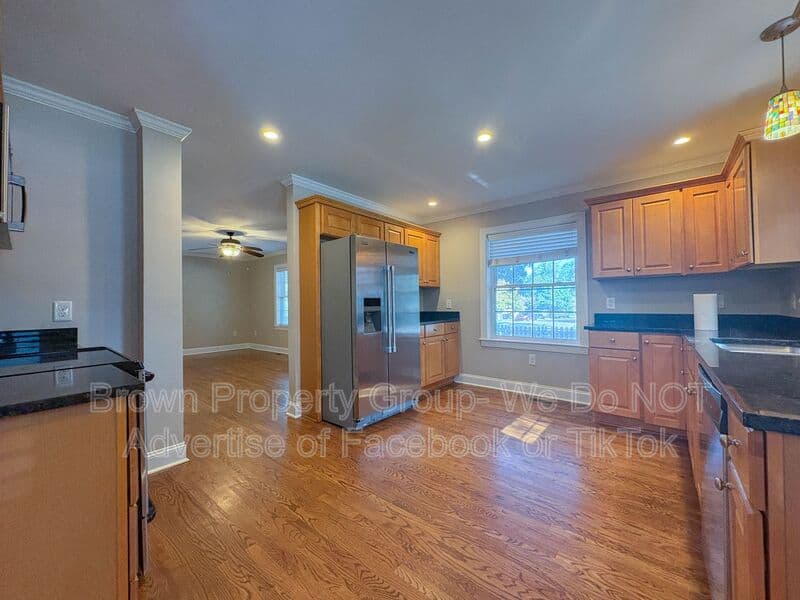 Fayetteville House: 1601 Ft. Bragg Rd