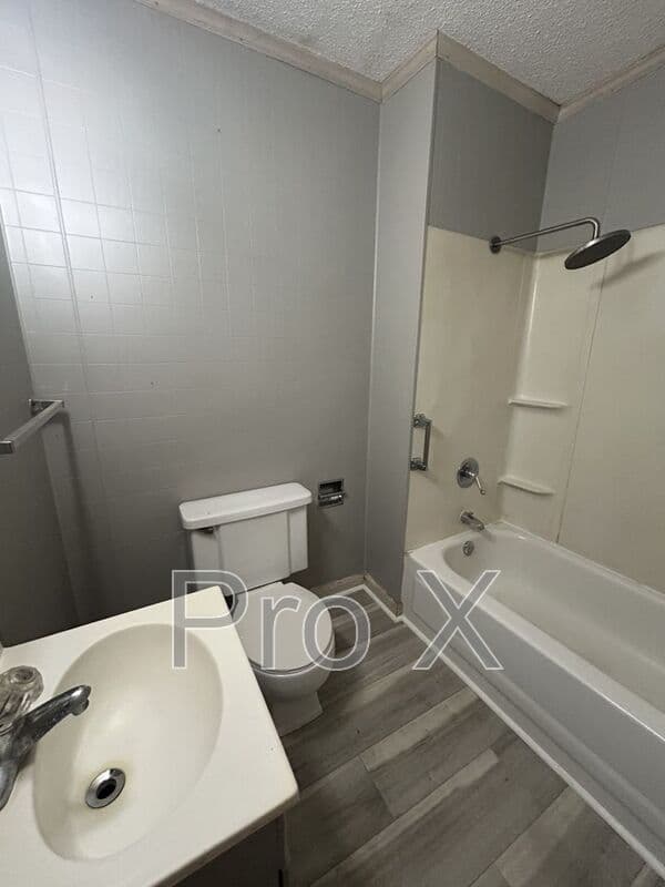 Girard House: 825 S Cherokee
