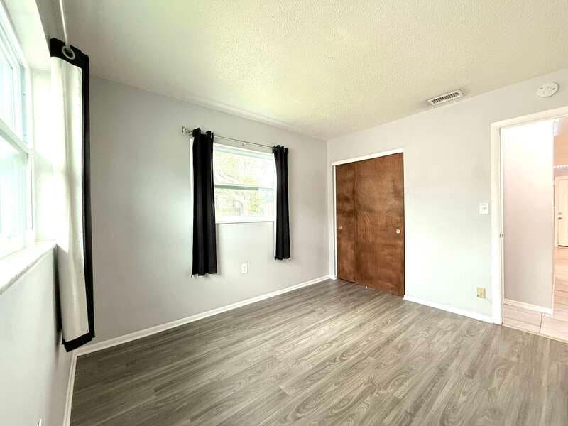 Largo Condo: 3716 137th Avenue North - B