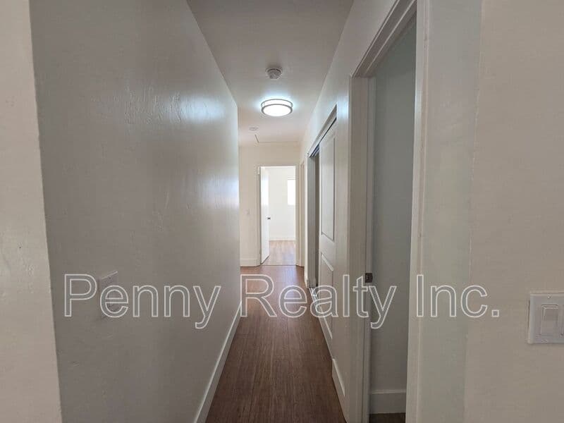 San Diego House: 6046 Reo Pl