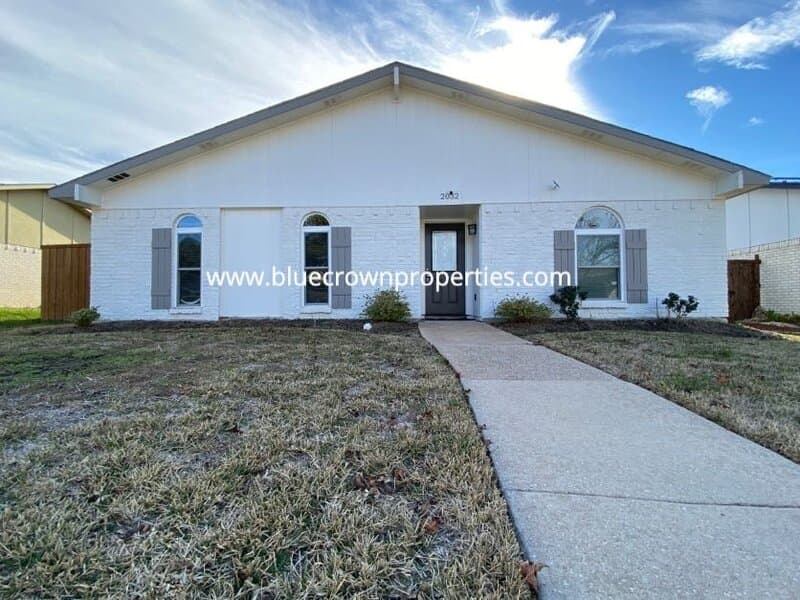 Carrollton House: 2032 Kings Road