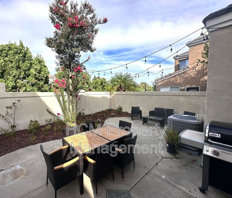 Foothill Ranch House: 120 Rue Monet