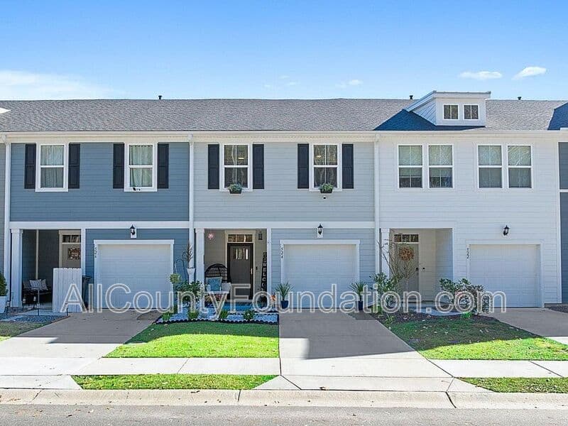 Moncks Corner House: 506 Trotters Lane
