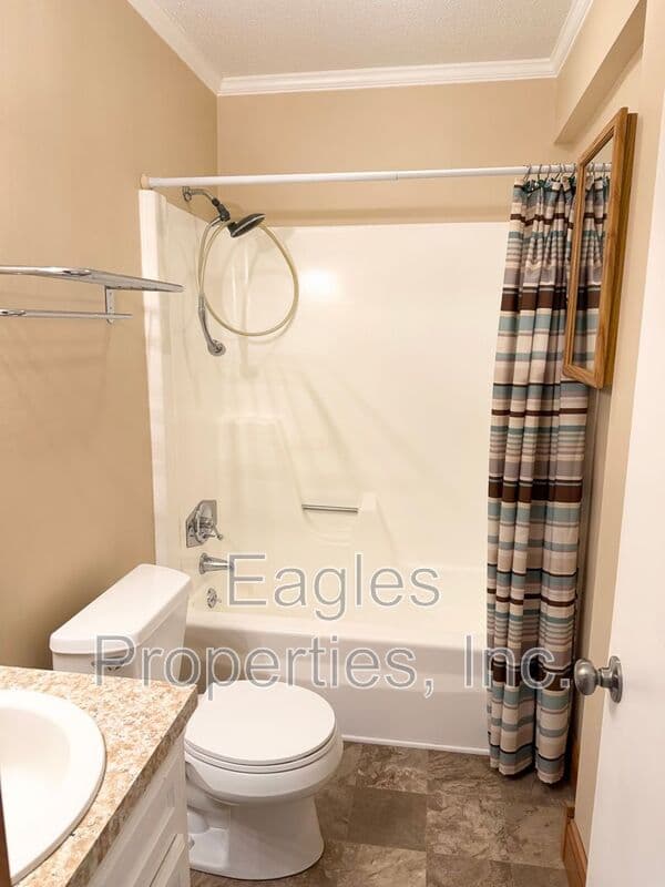 Dudley House: 1380 GENOA RD