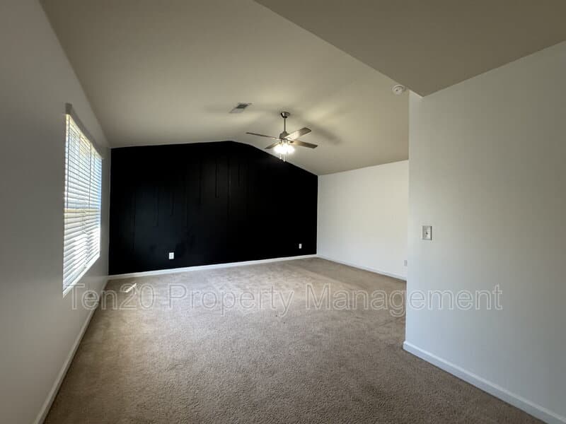 Phenix City House: 318 Irish Lane