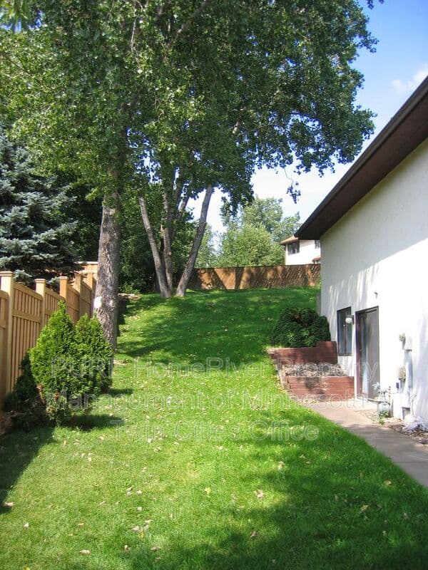 New Brighton House: 3106 Innsbruck Dr