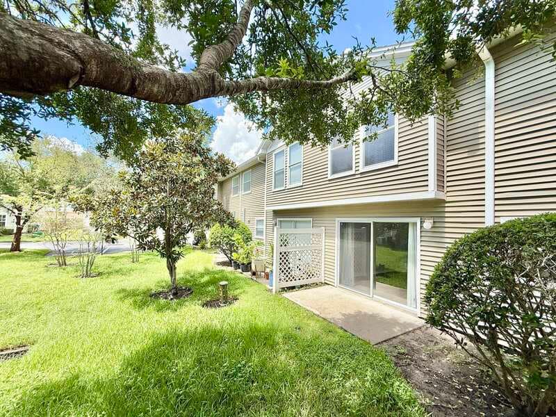 Largo Townhome: 8006 Thoroughbred Loop - 1