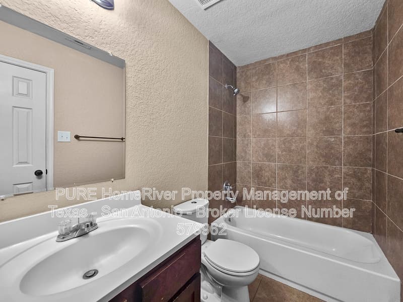San Antonio House: 6322 Attucks Ln