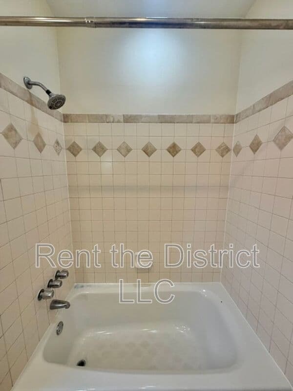 Washington Townhome: 413 T Street NW