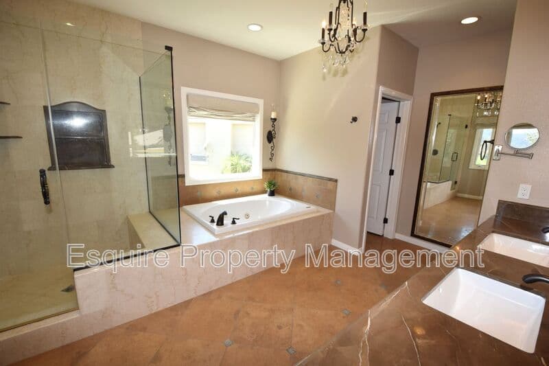 LAKE SHERWOOD House: 1674 BUSHGROVE CT