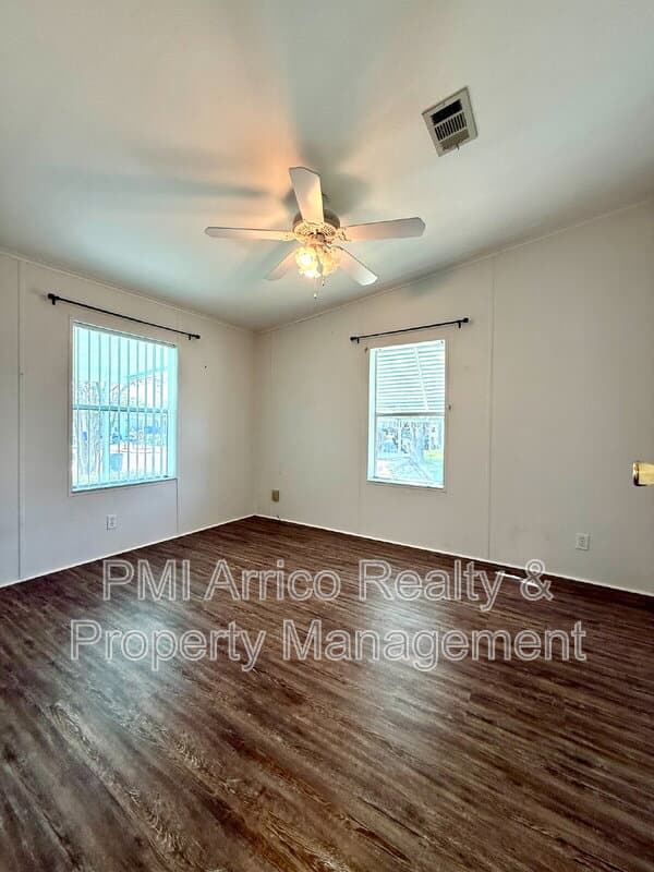 Valrico House: 3515 Zephyr Ln