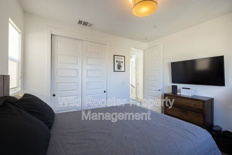 Sacramento House: 3500 Forney Way