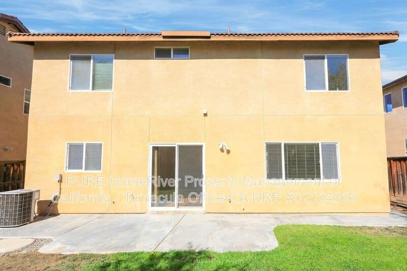 Murrieta House: 31931 Blanca Ct