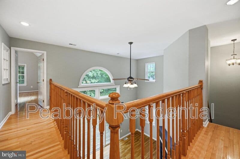 Reston House: 1649 Bennington Hollow Ln