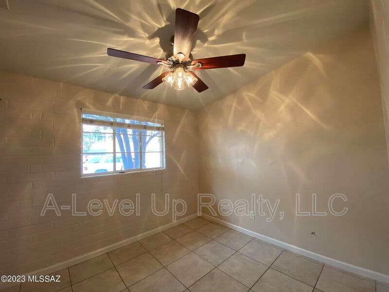 Tucson House: 1980 N Tyndall Ave - 1B