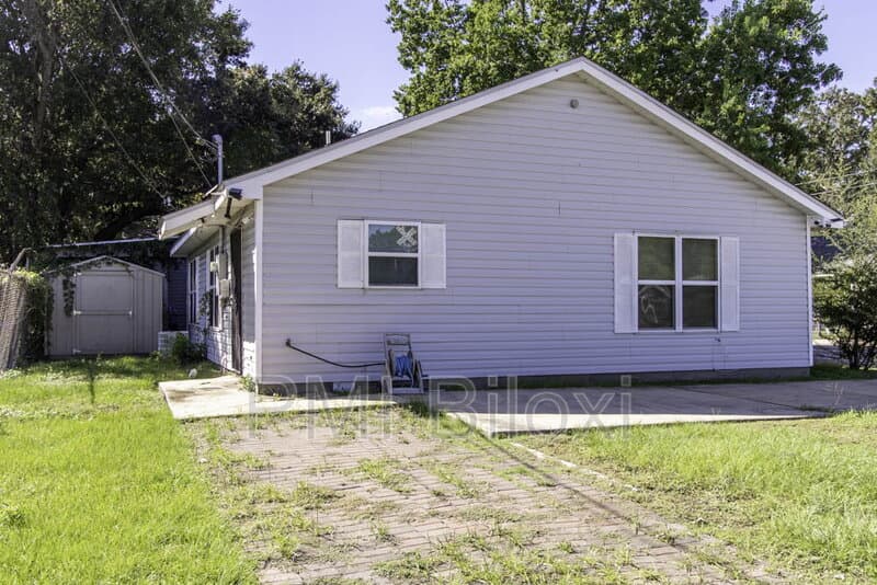 Biloxi House: 198 Keller Avenue