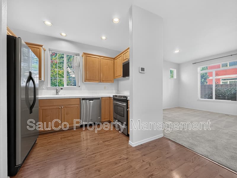 Hillsboro House: 902 SE Portlandia Ave
