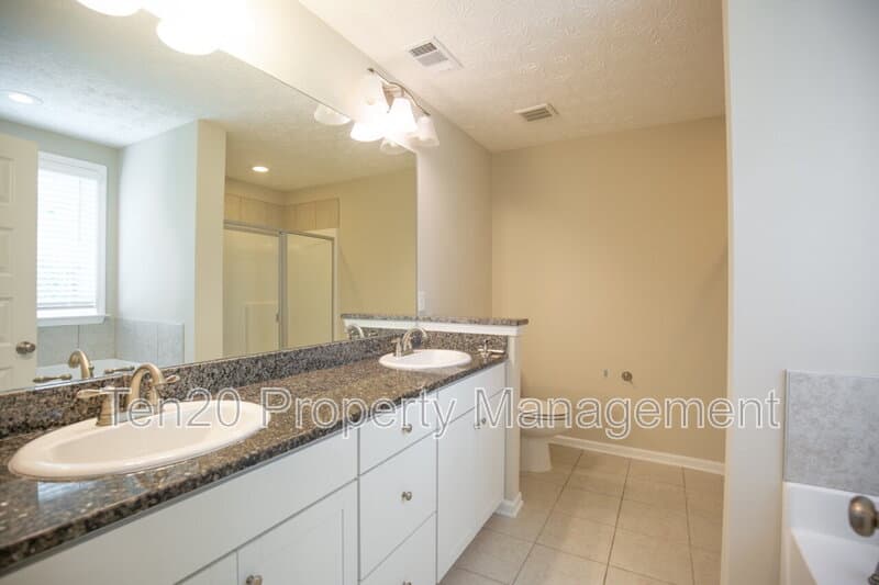 Columbus House: 6061 Townes Way