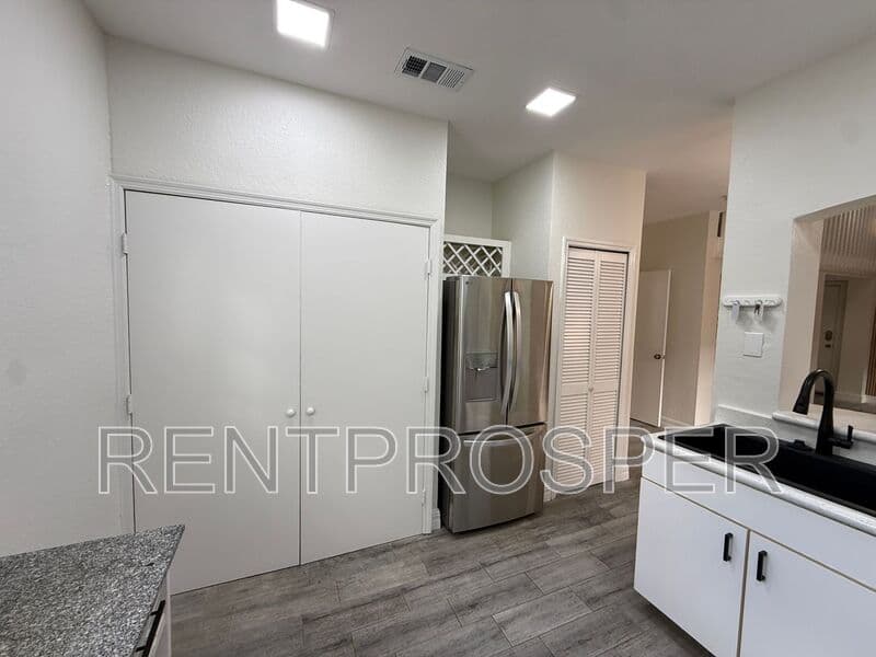 Lake Mary Condo: 107 Vista Verdi Cir
