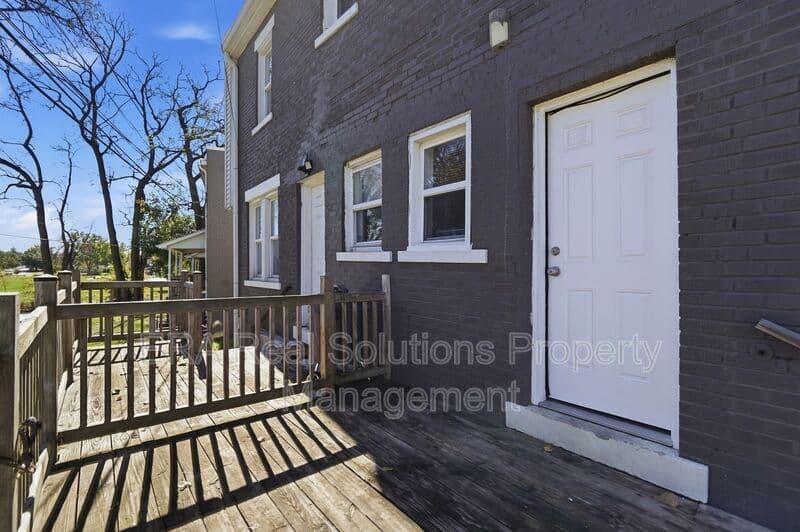 Columbus Townhome: 428 Columbian Ave