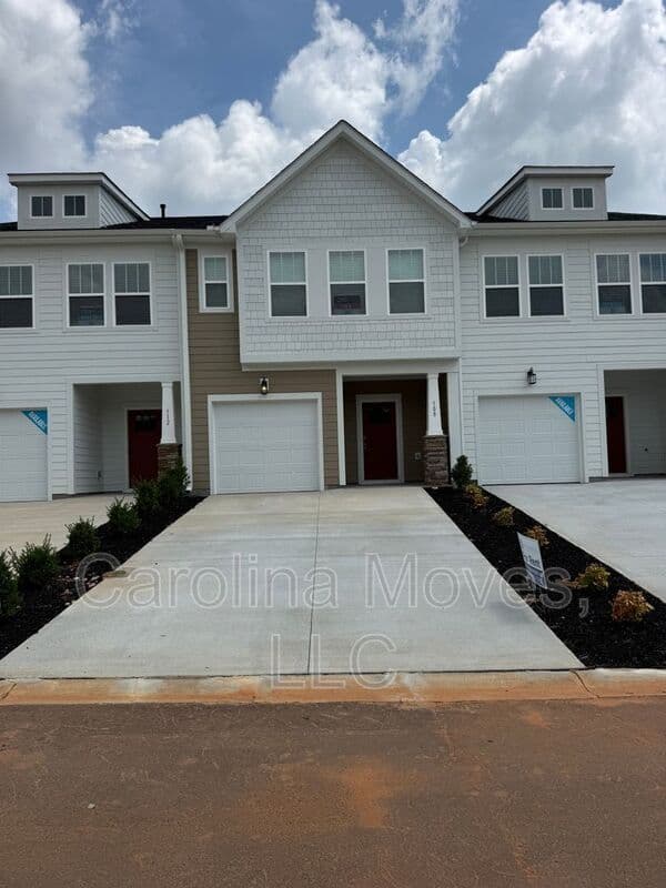 Fountain Inn Townhome: 508 Round Rock Way