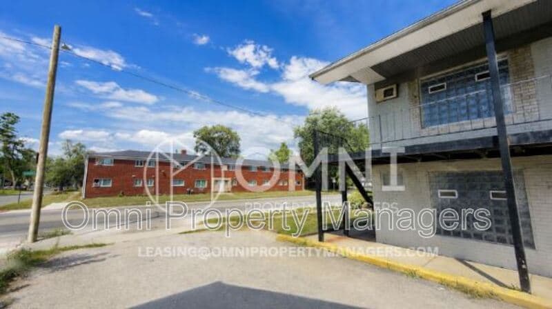 Detroit Condo: 11360 Wyoming Ave