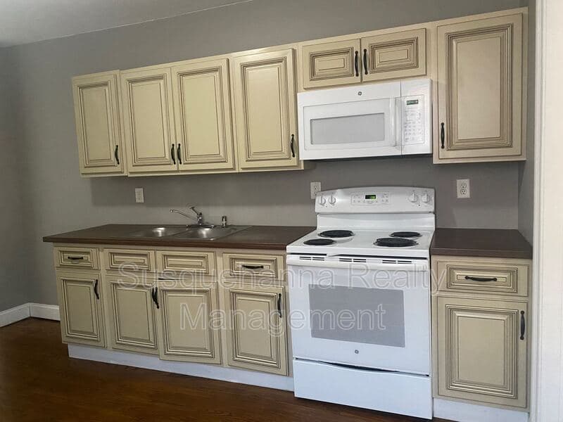 Lancaster Condo: 220 N. Plum Street