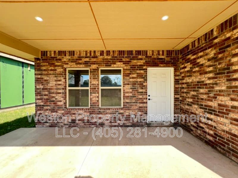 Spencer House: 8502 Northeast 34th Place