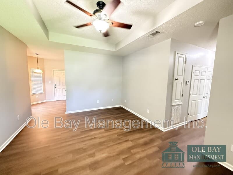 Mobile House: 3420 Fairfield Rd