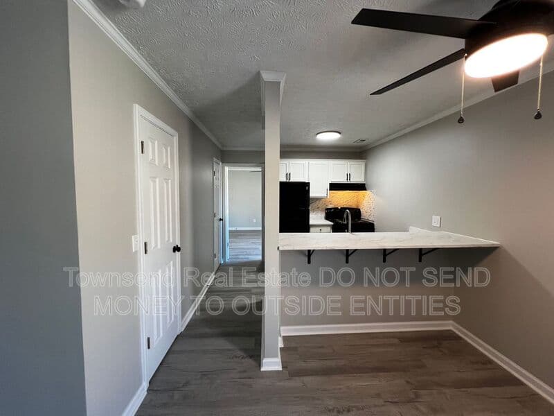 Fayetteville House: 5858-B Century Oaks Drive