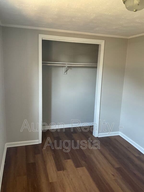 Augusta House: 1928 Kratha Drive