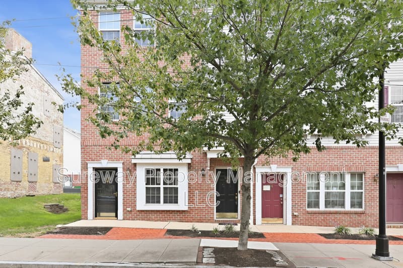 Hamilton Townhome: 1032 Lamberton St