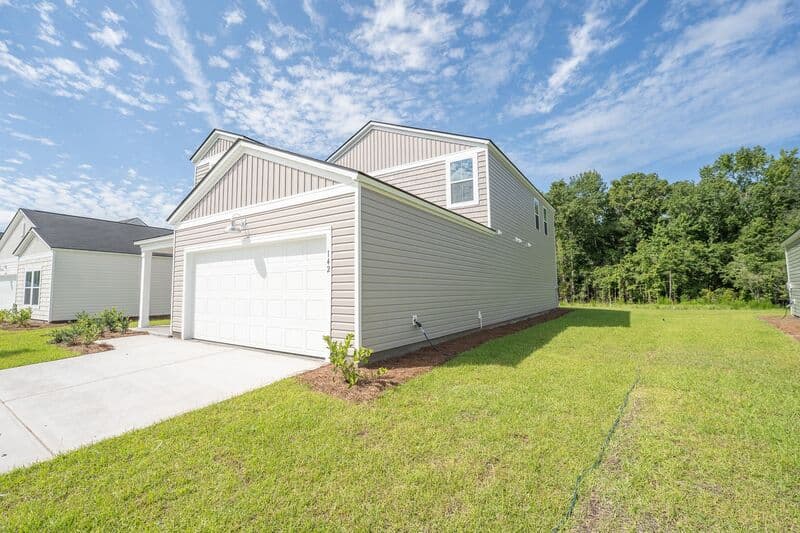 Bloomingdale House: 142 Geranium Way