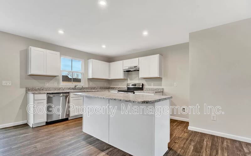 Greenville House: 8 Torrington Drive