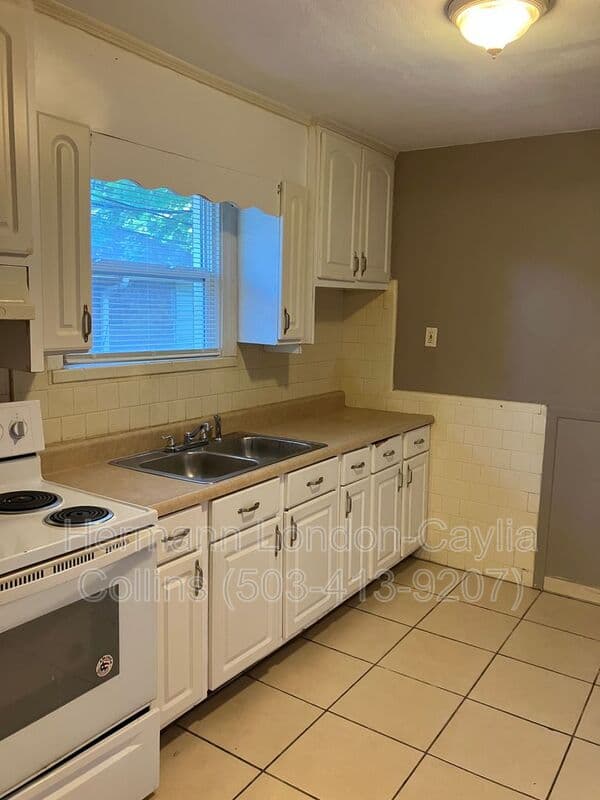 Saint Louis House: 4618 June Avenue