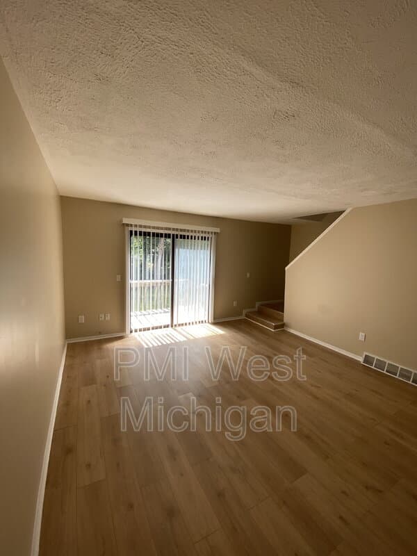 Grand Rapids Townhome: 6081 In The Pines Dr SE