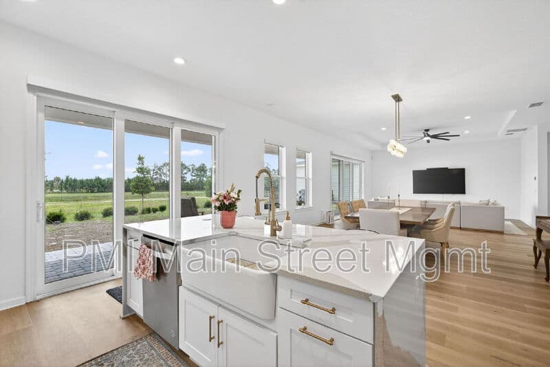 St. Cloud House: 6604 Quest Street