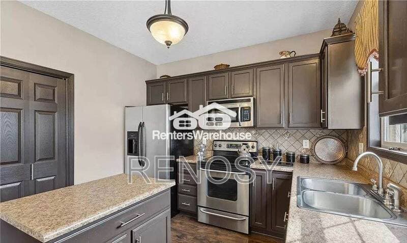 West Des Moines House: 7744 Cottonwood Ln