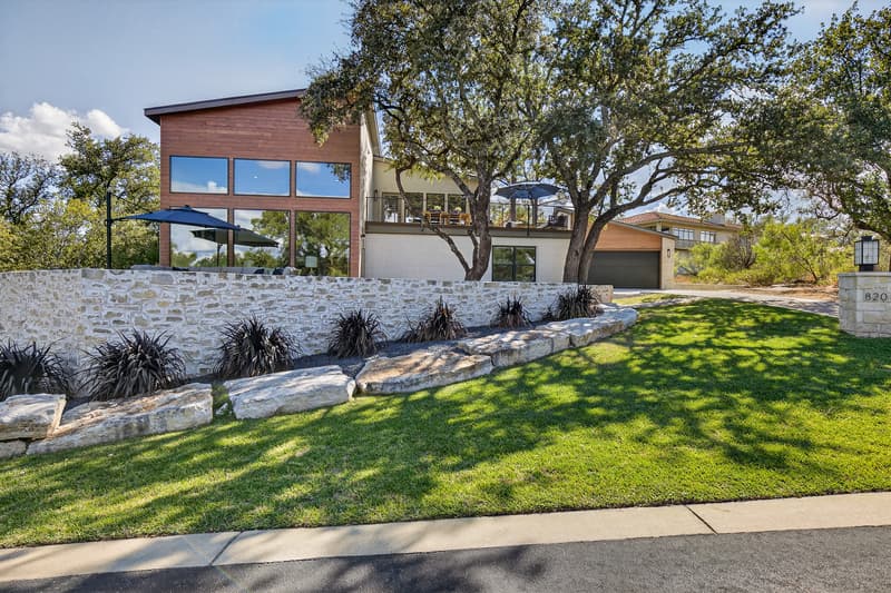 Horseshoe Bay House: 820 Broken Arrow