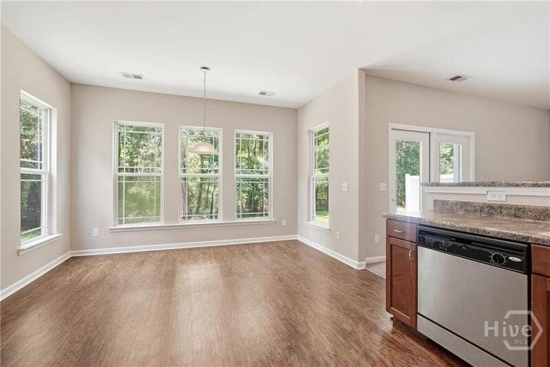 Richmond Hill House: 380 Summer Hill Way
