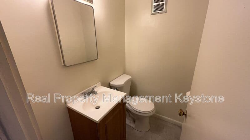 Pittsburgh House: 1122 Greenfield Avenue