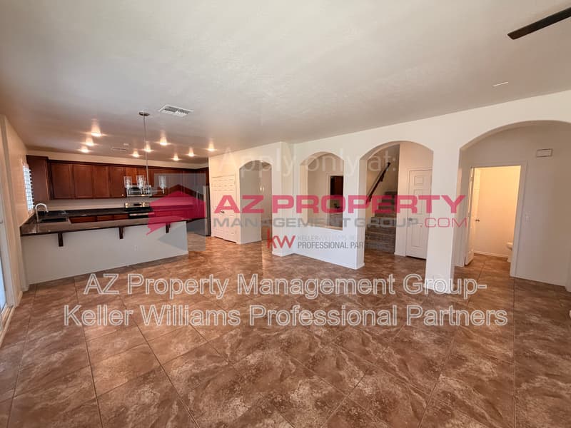 Buckeye House: 24733 W Vista Norte St